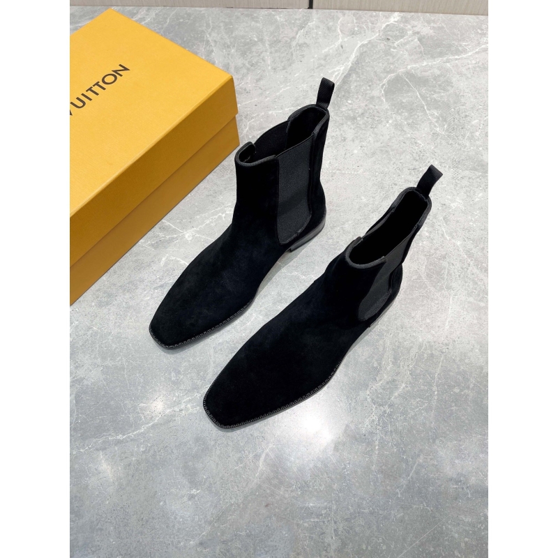 l**is V*t*n boots